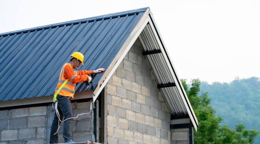 Expert Emergency Roof Repairs services in New Berlin, WI